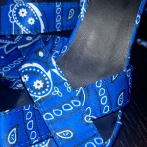 Bandana shoes LACED UP AROUND ANKLE